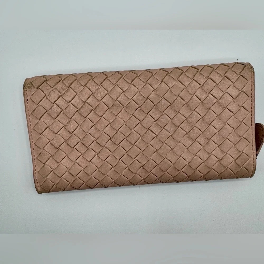 Bottega Veneta Wallet and unbranded chain for crossbody option | Good Condition